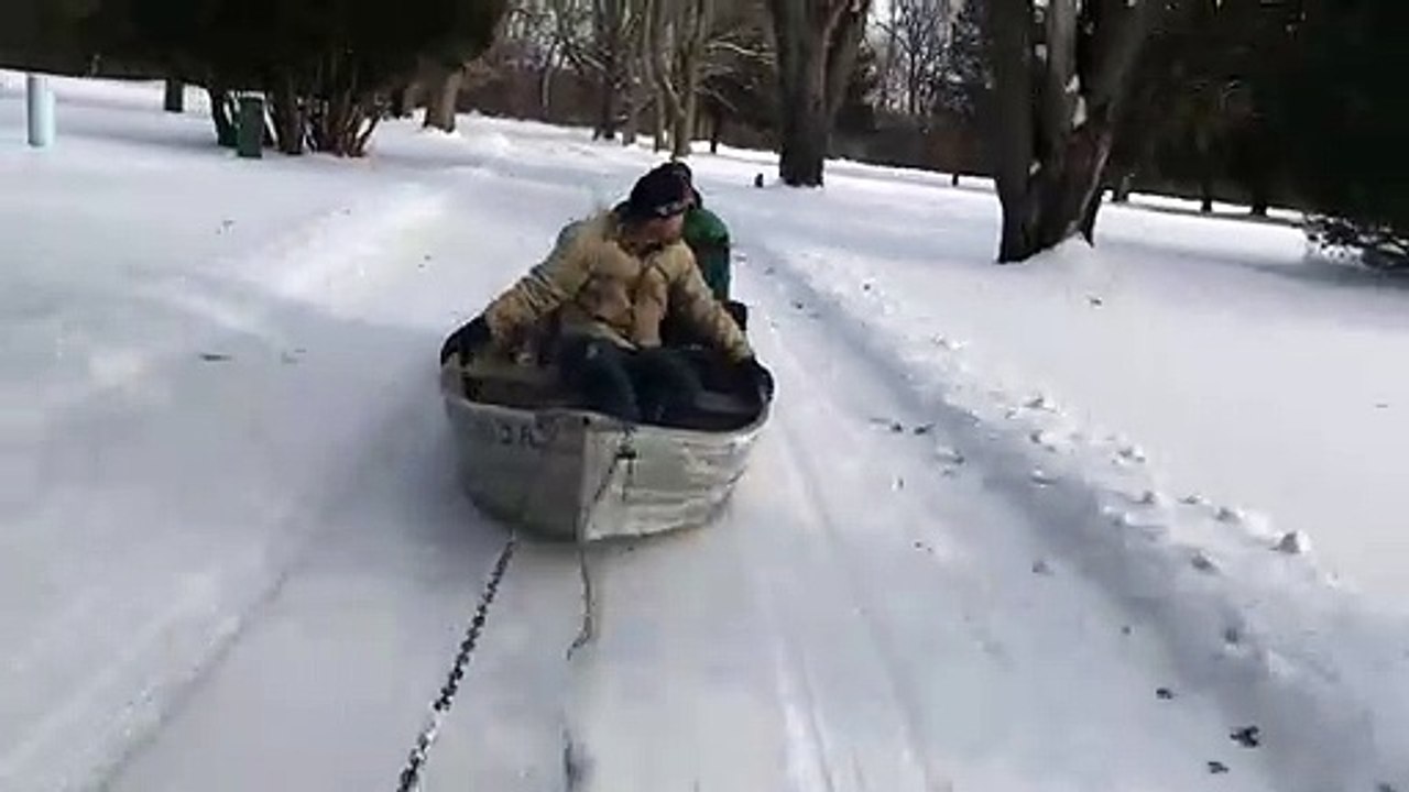 Row Row Row Your Boat, Gently Down the Road