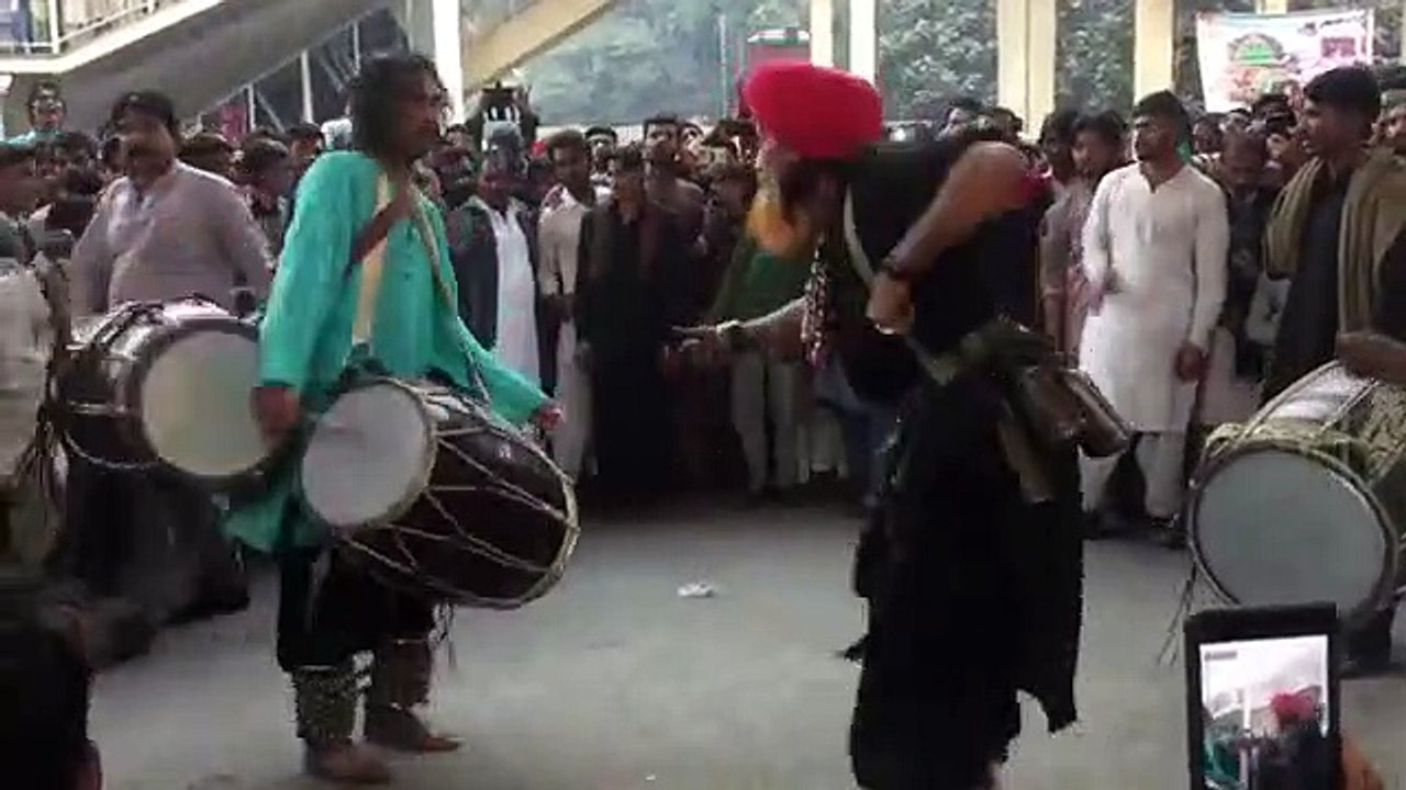 انا لست مجنون  Ben deli değilim نا چھیڑملنگاں نوں