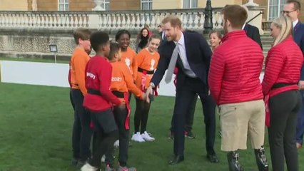 El principe Harry reaparece tras la noticia de su independecia de la Familia Real