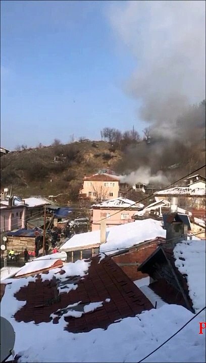 Pazaryeri'nde ev yangını