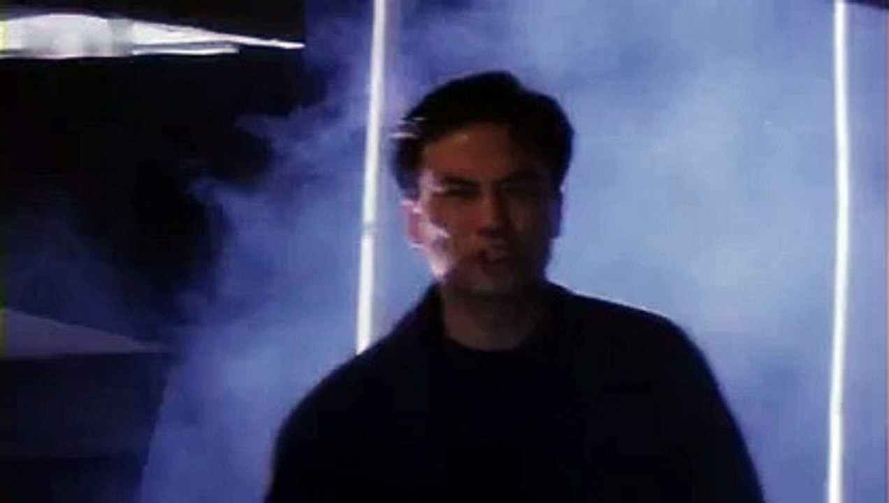 ∽