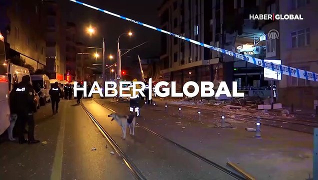 Gece yarısı korkutan doğal gaz patlaması: Evin duvarı yok oldu