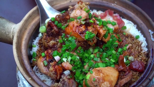 Kuala Lumpur Chinatown Street Food Guide!! FLAMING HOT CLAYPOT + Chinese Street Food in Malaysia