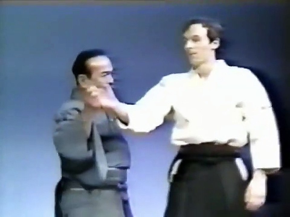 Koichi Tohei  Strength vs Ki - Aikido