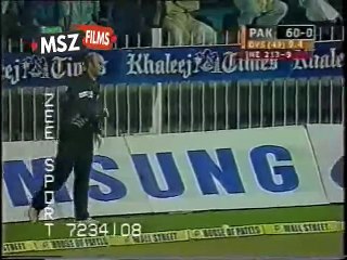 Shahid Afridi Amazing 100 vs New Zealand Sharjah Cup 2001 2002(Super rare)