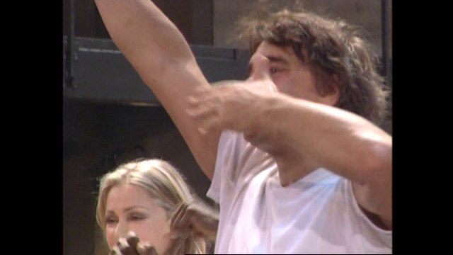 Bernard Tapie caresse ce rêve un peu fou de reprendre ses habits d'acteur. Extrait de Bernard Tapie, les matchs de sa vie