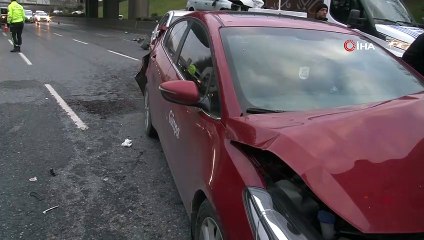 Bağcılar’da zincirleme trafik kazası nedeniyle trafik durma noktasına geldi