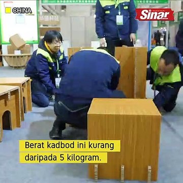 Anda berani duduk atas kerusi kertas?