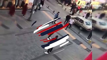 Arkadaşların araba anahtarı kavgası kamerada