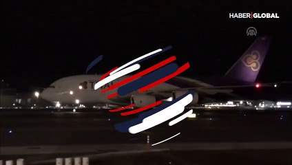 İstanbul Havalimanı'na A380 tipi uçak acil iniş yaptı