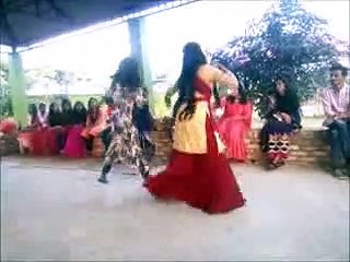 একি_নাচ_দেখালো_ঝিনাইদহের_কেসি_কলেজের_দুই_ছাত্রী(240p)