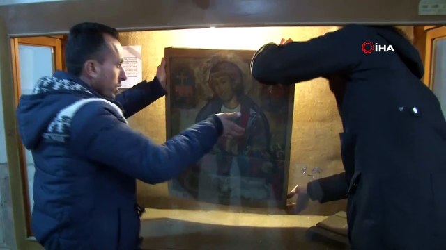 - Tarihi İdlib Müzesi bombaların hedefi oldu- İdlib Müzesi’nde birçok tarihi eserin tahrip olduğu öğrenilirken, müzede onarım çalışmaları başlatıldı