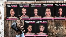 Kadına karşı şiddet: Ünlü kadınların 'hırpalanmış' posterleri İtalya sokaklarında sergileniyor