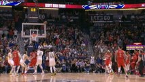 Ingram hits jumper to take lead with .2 seconds left