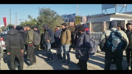 Vlorë/ Policia shoqëron 40 kurd dhe irakenë në komisariat