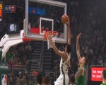 Giannis powers through for dunk in Bucks win