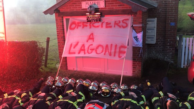 Mobilisation des officiers pompiers du Calvados en intersyndical