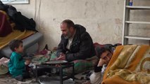هربا من برد الشتاء.. نازحون سوريون يلوذون بالمساجد ومساكن غير مجهزة