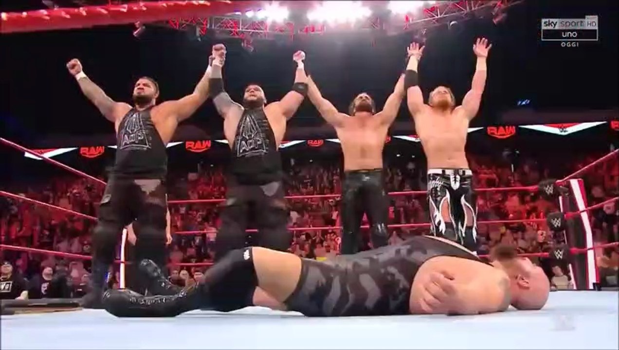 (ITA) Big Show, Kevin Owens e Samoa Joe contro Seth Rollins e gli Authors of Pain [Street Fight Match] (WWE RAW 13/01/2020)