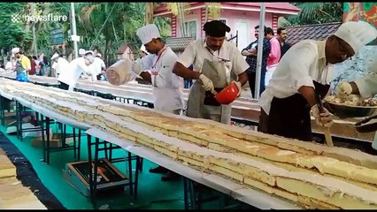 1500 bakers in south India team up to make the world's longest cake