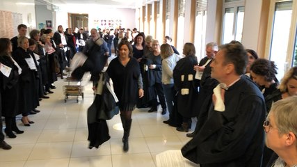 Retraites : les avocats jettent leur robe !