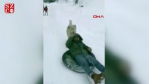 Ayder'de kar eğlencesi yapan vatandaşları kovalayan köpek zor anlar yaşattı