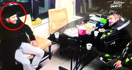 Benzin istasyonunda görevlilerle şakalaşan polis, ardından kafasına sıktı