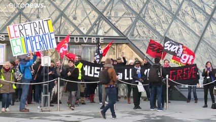 Retraites : le Louvre bloqué par des grévistes