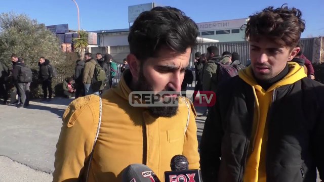 Report TV - Refugjatët klandestinë të Lindjes së Mesme zbarkojnë në Vlorë: Shqiptarët janë të mirë