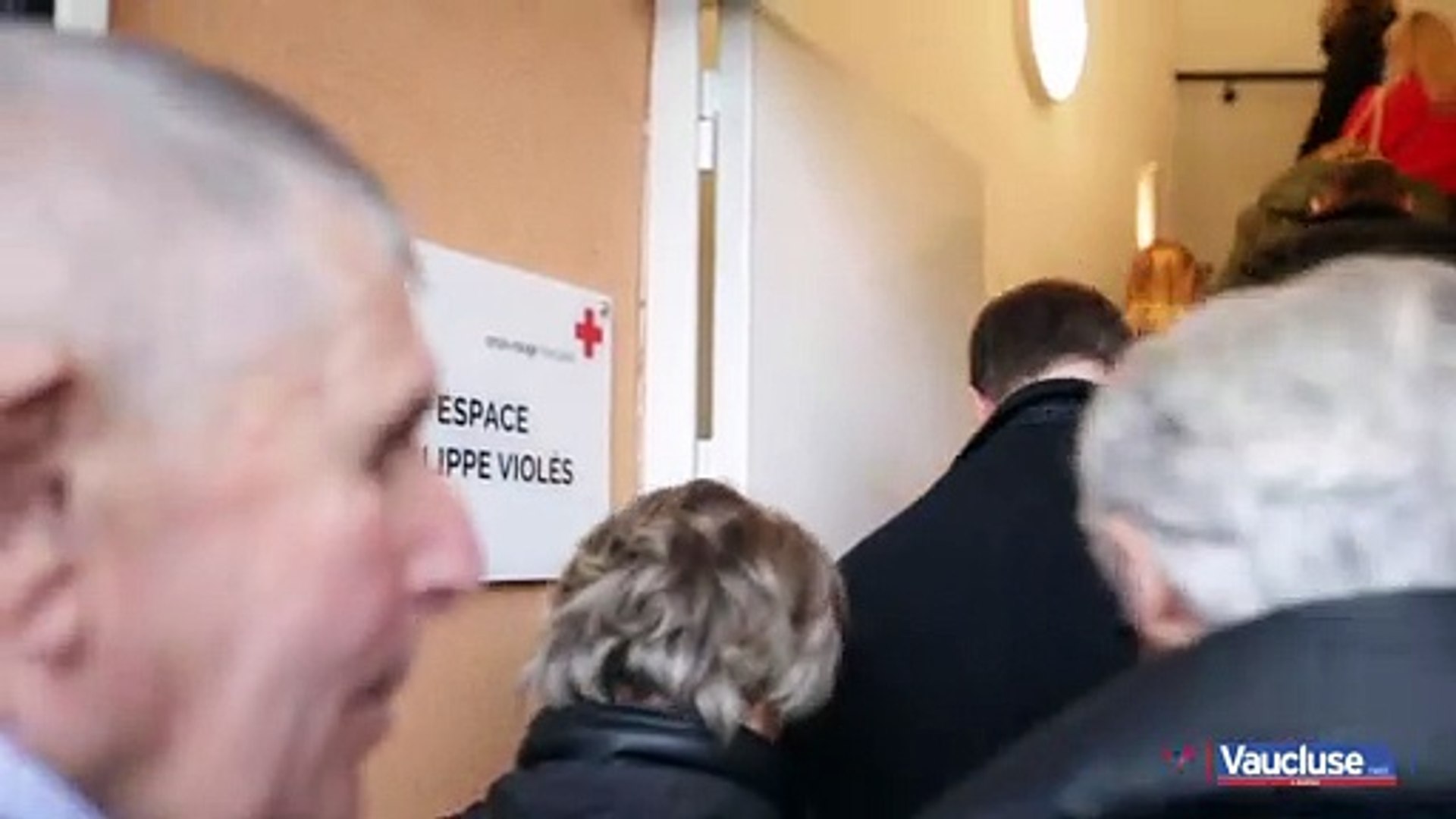 Interview de Jean-Jacques Eledjam, président de la Croix-Rouge française. -  Vidéo Dailymotion