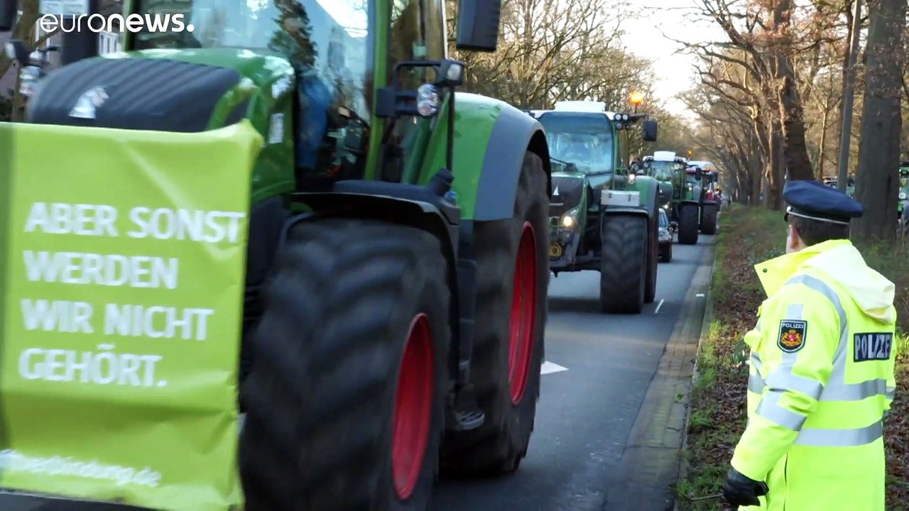 Kilometerlange Treckerproteste: 'Wir verlieren jede Menge Höfe'