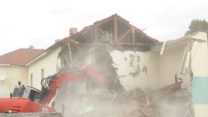 Ora News - Tërmeti mbyll 5 shkolla, nxënësit rinisin mësim në institucione të tjera arsimore