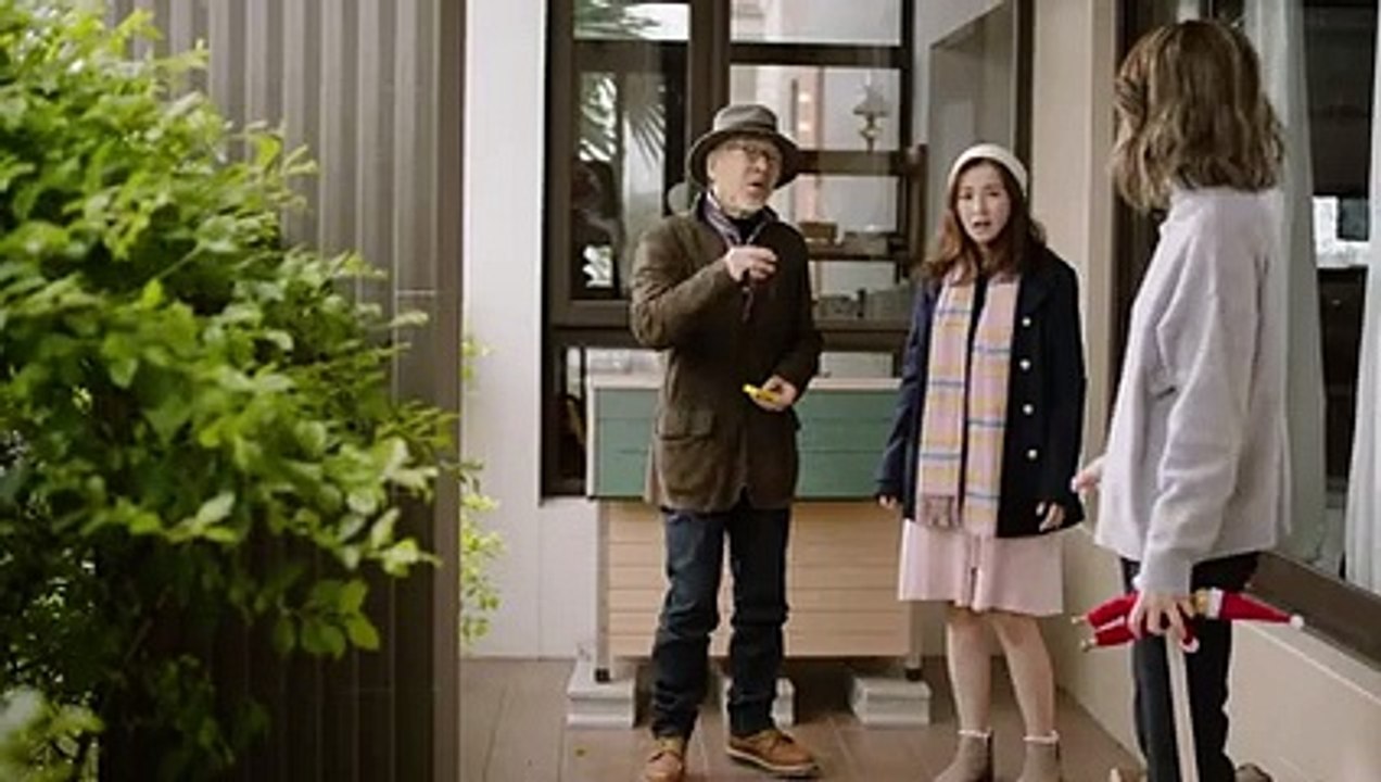 어느 날, 출장을 가야 해서 서두르다 보니 남편 이 키스를 안 하고 집을 나선 것이다