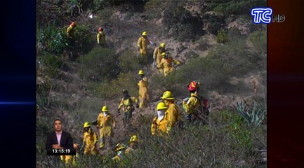 Luego de 72 horas de trabajo fue controlado el incendio forestal en Quito