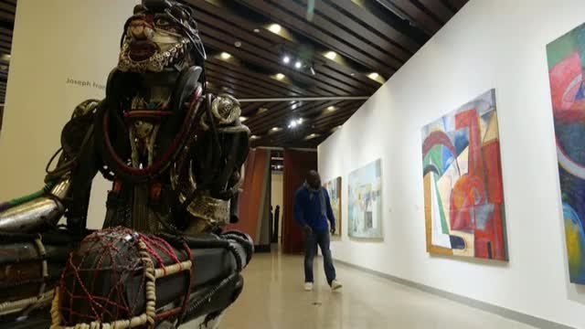 La exposición 'Préstame tus sueños' busca que el arte africano llegue al mercado internacional