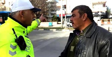 Kırmızı ışıkta geçen yayadan ilginç savunma: Ben Avrupa'da kalmış adamım