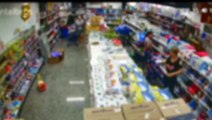 Vídeo mostra acusadas de terem furtado 60 frascos de desodorantes em supermercado de Cascavel