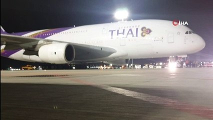 İstanbul Havalimanı'na Airbus 380 indi