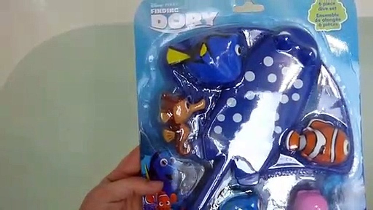 Disney Finding Dory Catch and Dive Pool Toys Game and Bubble Blowing Whistle Toy-