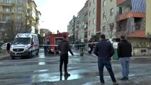 Denizli'de evde çıkan yangında dumandan etkilenen 2 kişi hastaneye kaldırıldı