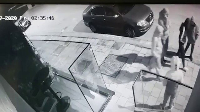 Ora News - Kapen skifterat e natës , vidhnin në rrugët dhe bulevardet të Tiranë