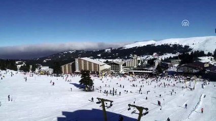 Karne sonrası öğrenciler soluğu Uludağ'da aldı