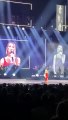 Malgré le décès de sa maman hier, Céline Dion est montée sur scène hier soir à Miami pour lui rendre un hommage bouleversant sur scène