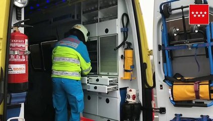 Dos heridos graves tras chocar un coche contra un pilar de señalización en la A-6