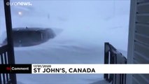 Tempesta di neve in Canada: tutti chiusi in casa!