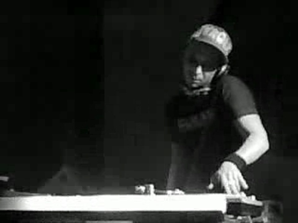 Dj dess  @ titan