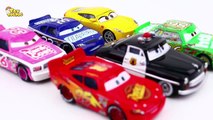 Disney Cars Aprende los colores con la arena cinética del arco iris Diapositiva Jenga Pastel Sorpresa Juguetes Canciones para niños