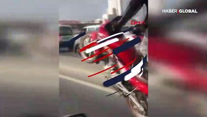Tek teker üzerinde giderken kazadan son anda kaçtı
