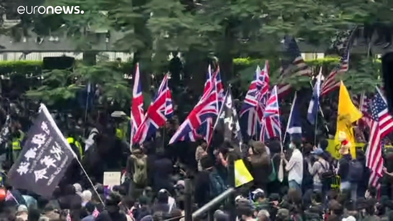 Polizei will Protestmarsch verhindern - Tränengas und Verletzte in Hongkong