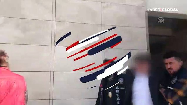 Polis olduğunu söyleyerek genç kızı kaçırıp dövdü, tecavüze kalkıştı